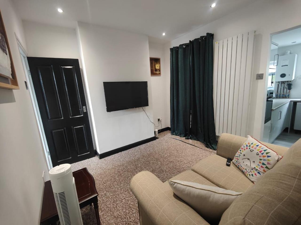 Cozy Luton Apartment Chatham  Ngoại thất bức ảnh